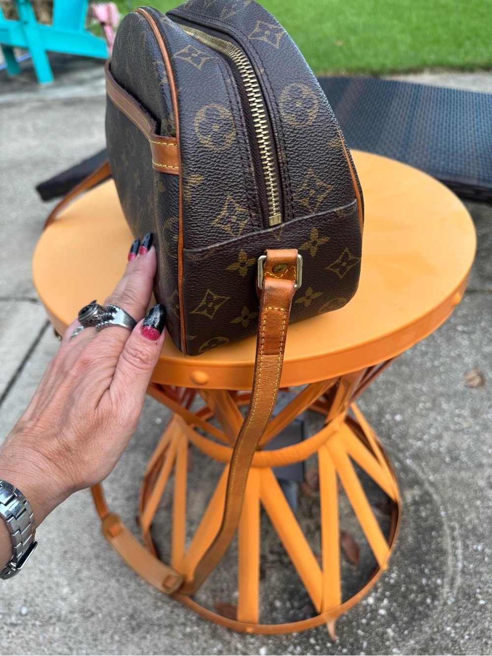 Louis Vuitton Brown Monogram Oval Crossbody with Tan Trim - Picture 7 of 11